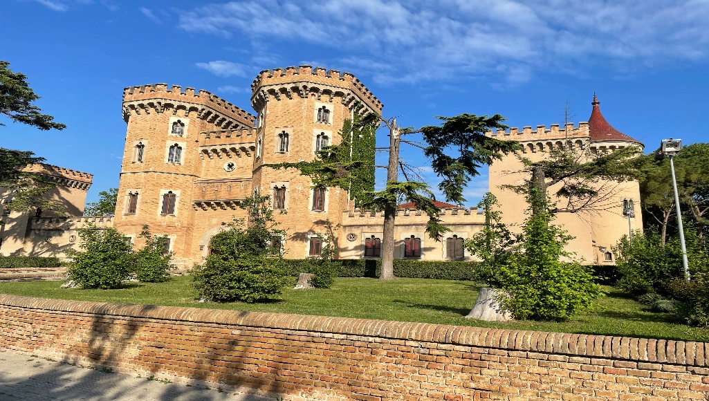 En Santa Perpétua de la Mogoda. Adecuación del terreno para plantación y posteriormente realizar talleres de Jardinería.