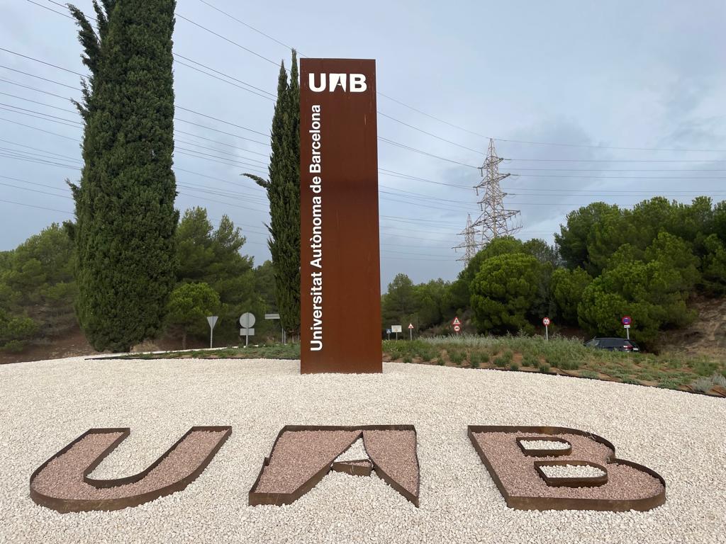 Obra pública en Barcelona, Universidad de Bellaterra: Tierra abonada, Marmolina marfil y Marmolina roja.
